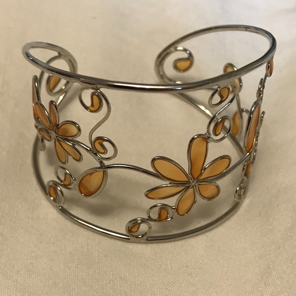 Metal Open-Work Floral Statement Cuff - silver tone - Picture 3 of 6